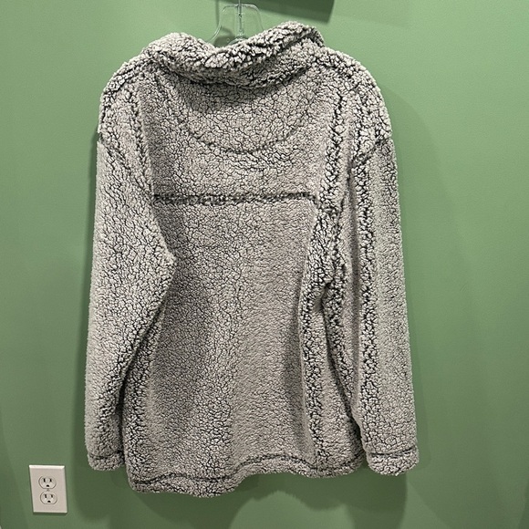 NEW ENGLAND PATRIOTS Apt. 9 Gray Sherpa Pullover - Picture 5 of 5